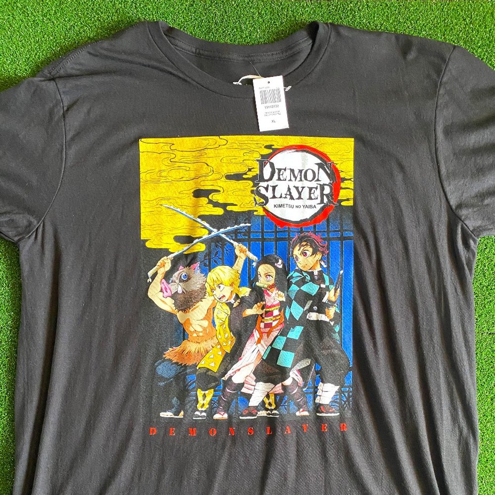 Demon Slayer Anime Graphic Tee size XL